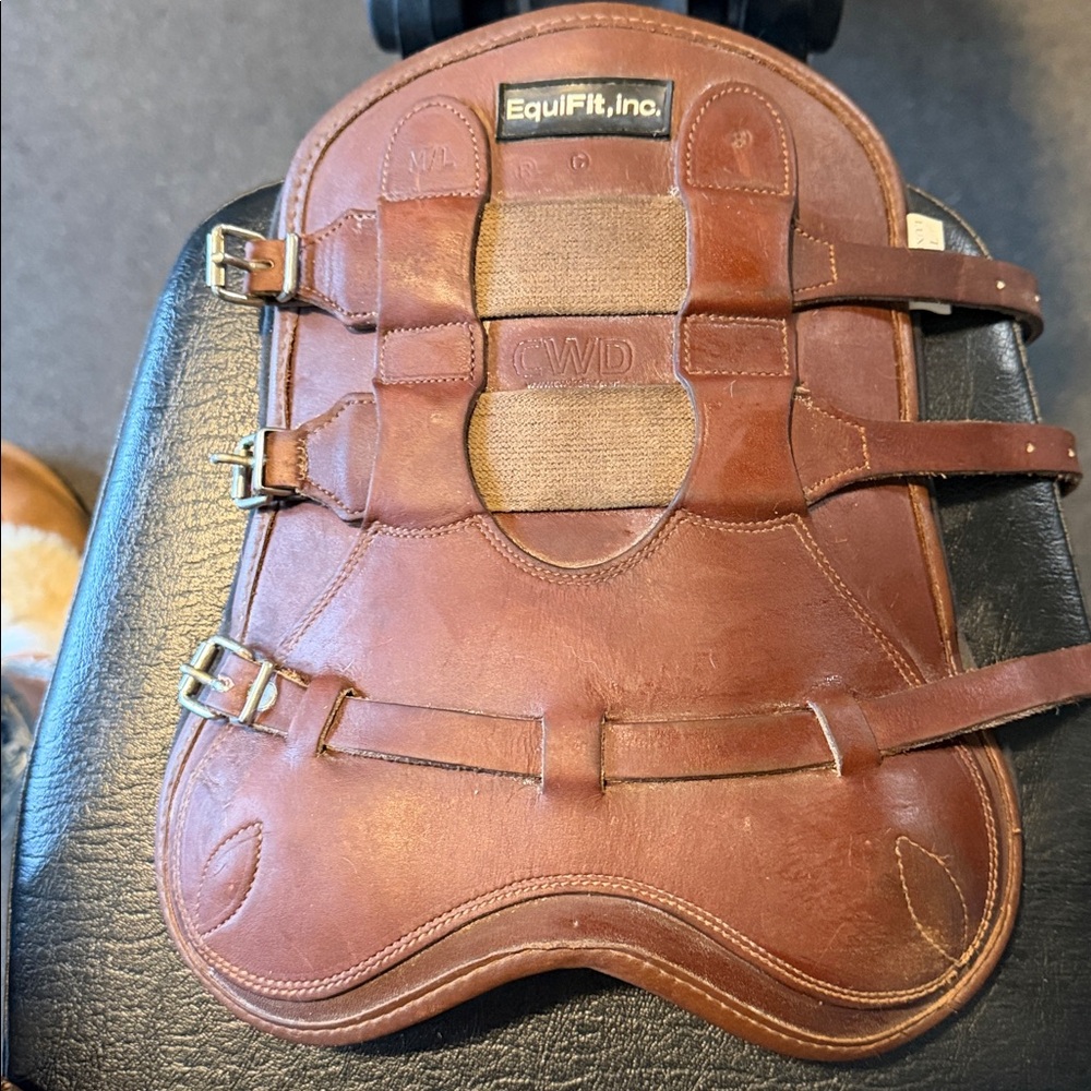 EquiFit Brown Protective jumping Boot front and hind - in great shape.  
Large - Picture 5 of 6